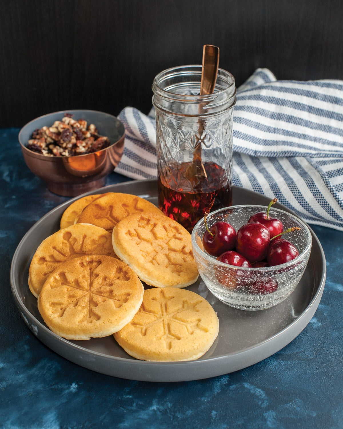 *Nordic Ware Falling Snowflake Pancake Pan