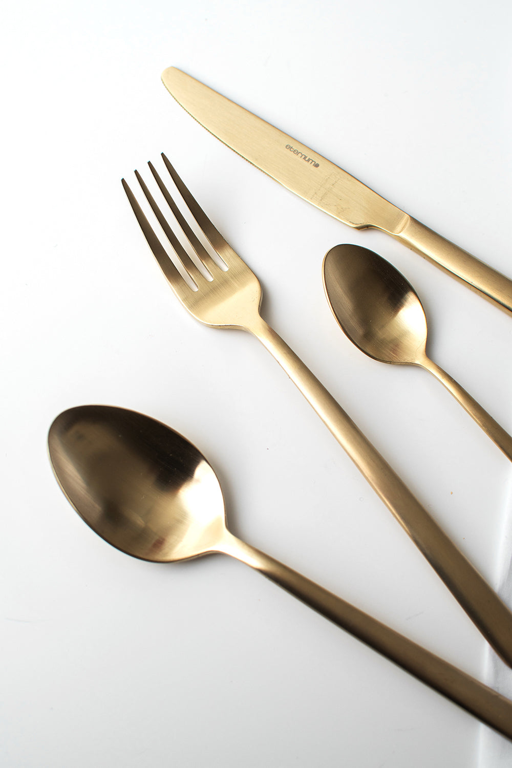 Eternum Bestickset Nardo Champagne 16 delar