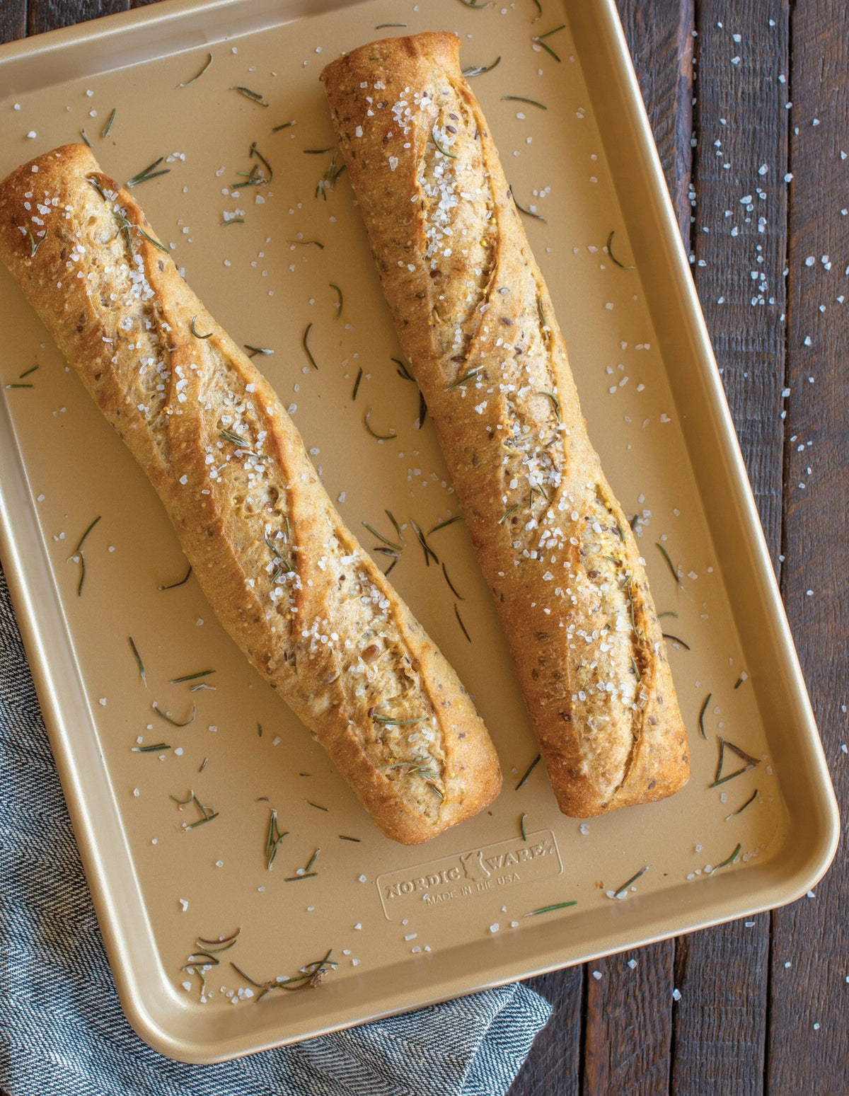 *Nordic Ware Naturals®Jelly Roll Non-stick Bakplåt