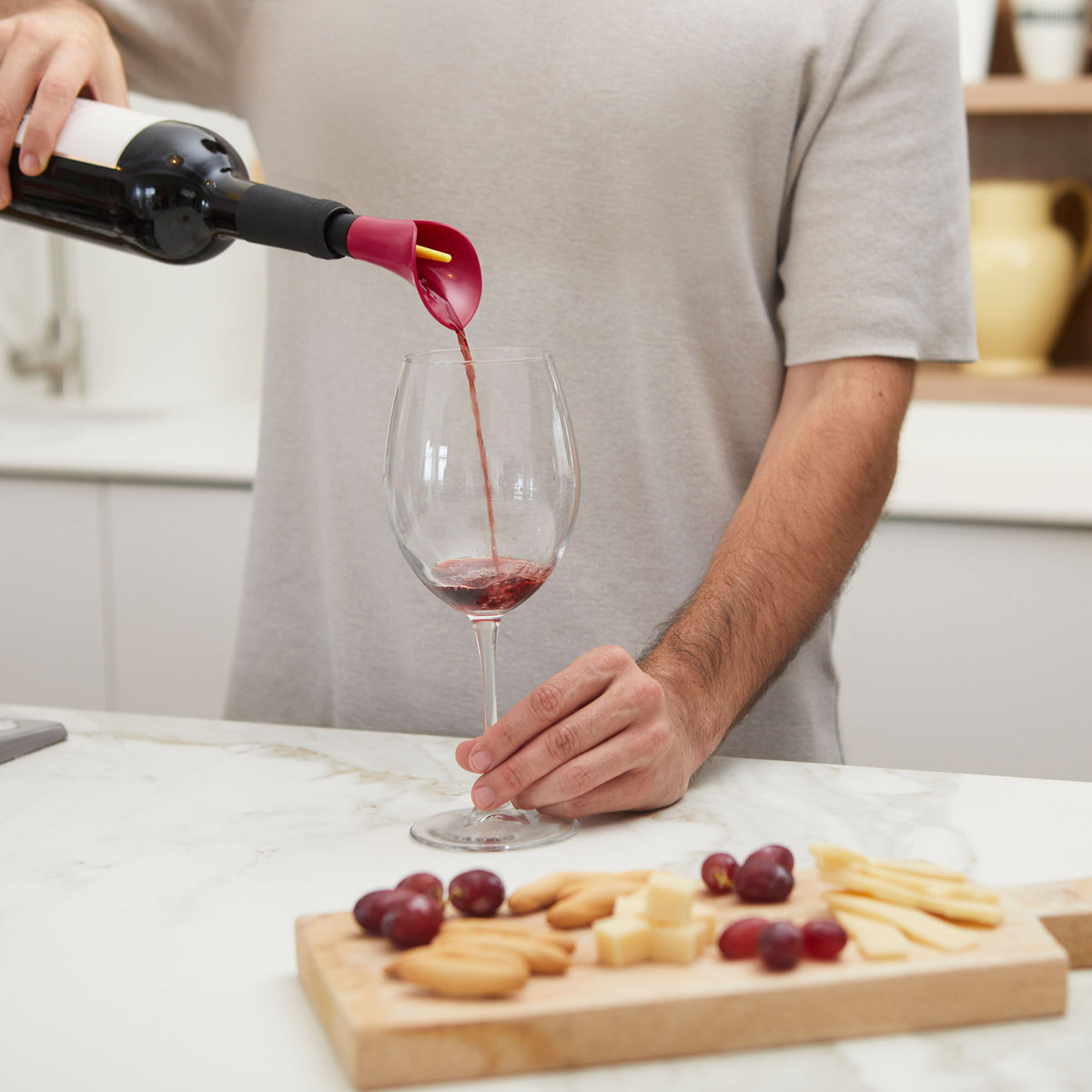 Vinkylare Lilja Djup röd och stål